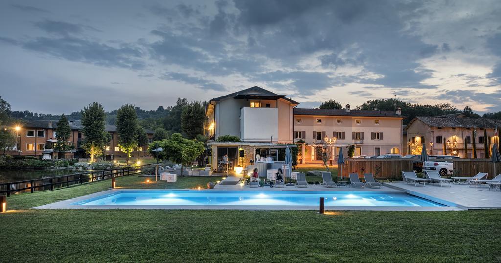 Hotel Il Corazziere Merone Extérieur photo