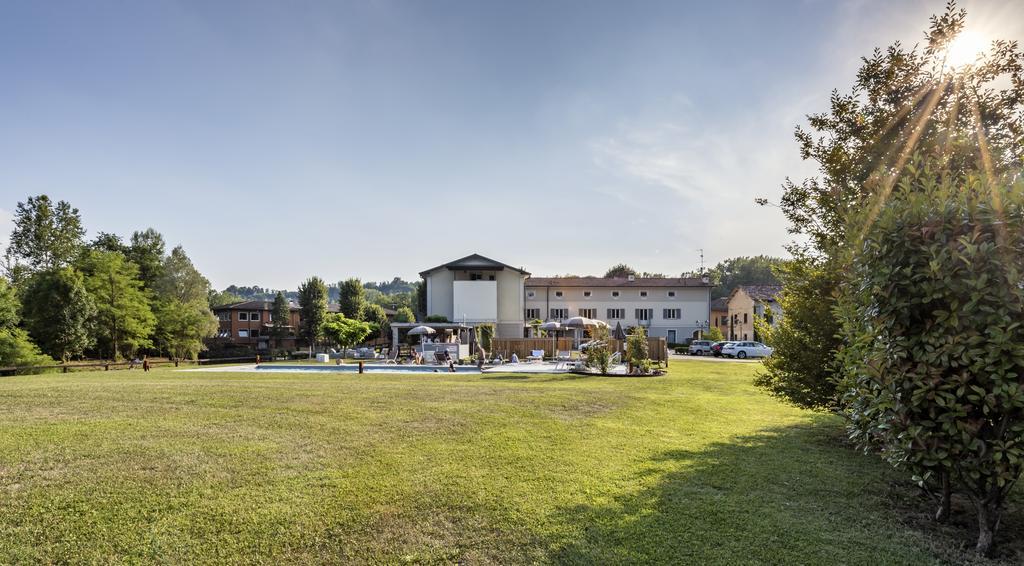 Hotel Il Corazziere Merone Extérieur photo