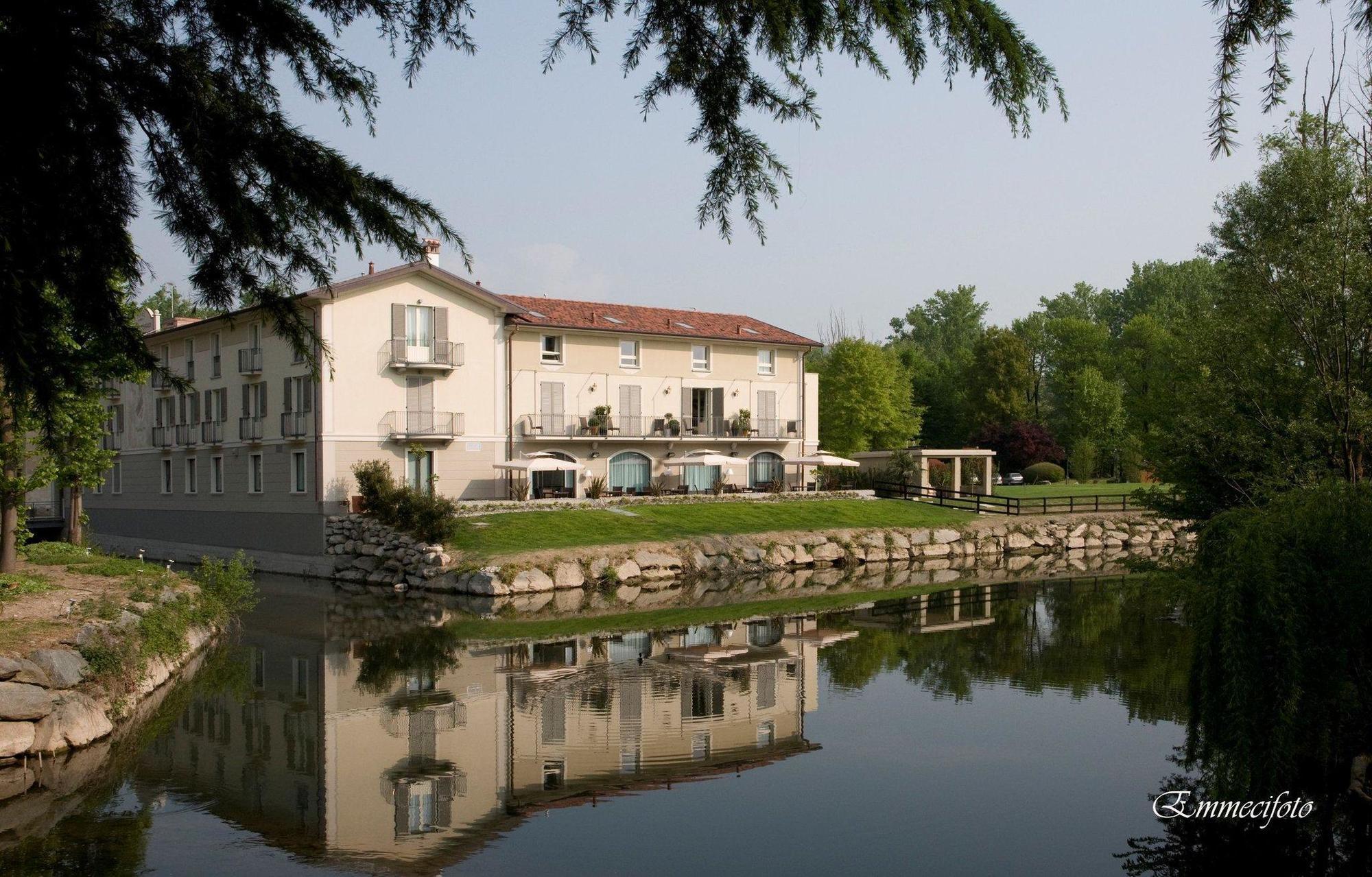 Hotel Il Corazziere Merone Extérieur photo