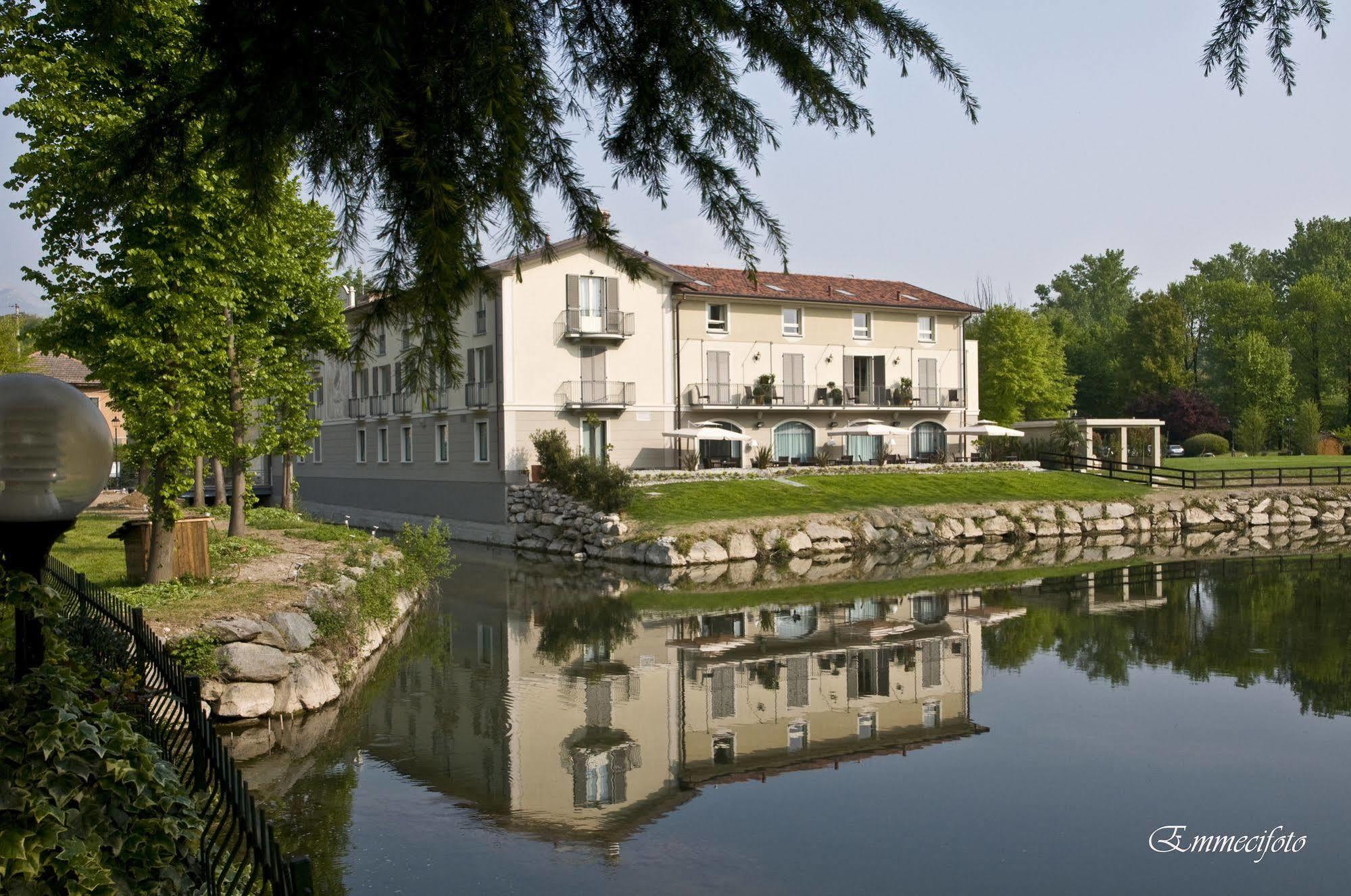 Hotel Il Corazziere Merone Extérieur photo